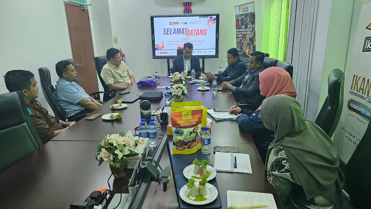 KUNJUNGAN YAYASAN BASMI KEMISKINAN (YBK) DAN BENOVELENT MALAYSIA KE INSPEK UMK BACHOK